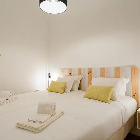Lovelystay - Cozy 3bdr In Estrela