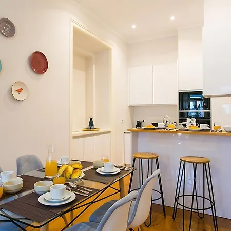 Lovelystay - Cozy 3bdr In Estrela