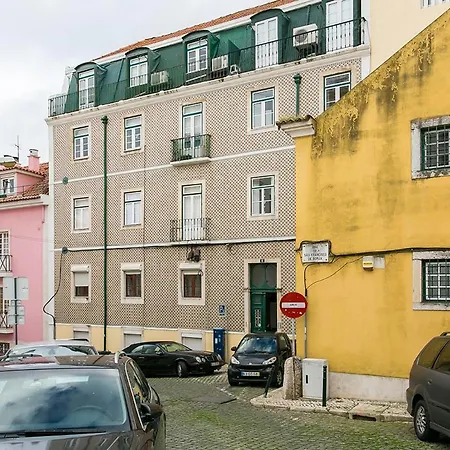 Apartment Lovelystay - Cozy 3bdr In Estrela Lisbon