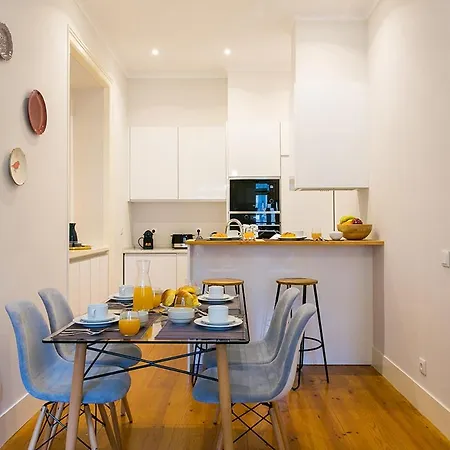 Lovelystay - Cozy 3bdr In Estrela Apartman