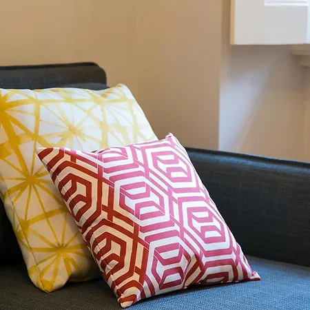 Lovelystay - Cozy 3bdr In Estrela Apartment Lisbon
