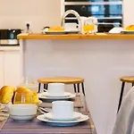 Lovelystay - Cozy 3bdr In Estrela Daire Lisboa